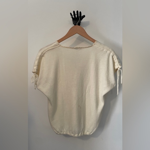 M Holiday Vintage knit V top elastic waist. Loose fit. Short sleeve with ties - Picture 3 of 7